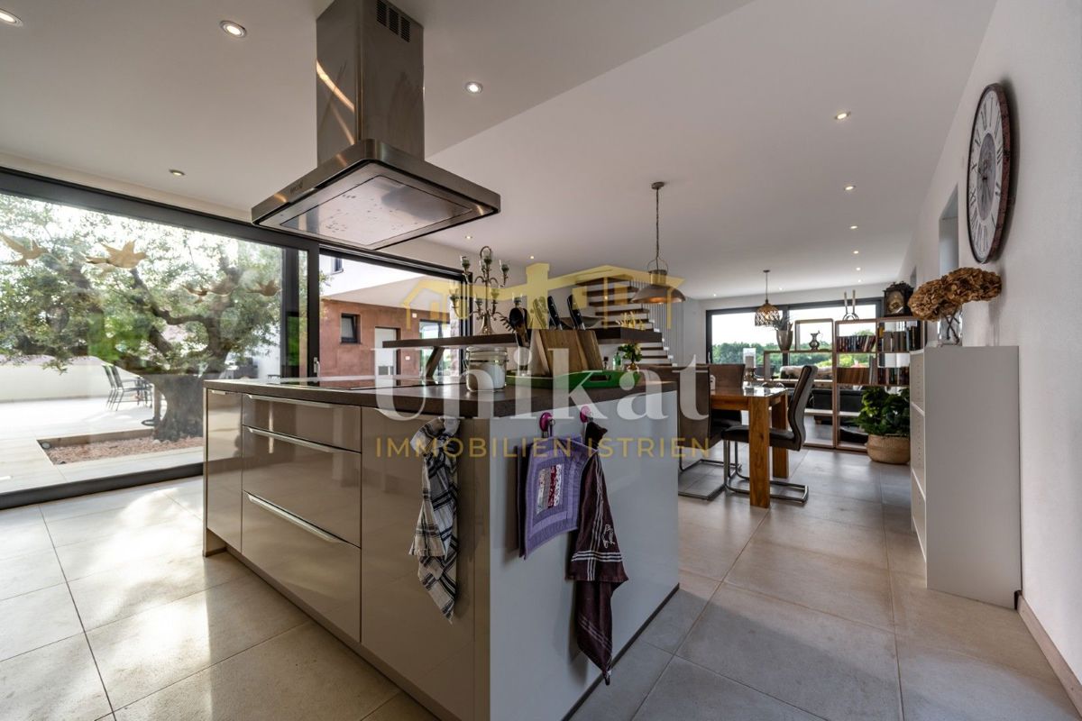 Casa di lusso con garage sotterraneo - 3 km dal mare